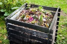 Turn your compost bins (Soil & Plant Cultivation)